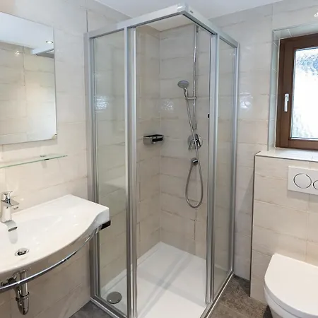 Garni Ehrenreich Bed and Breakfast 3*