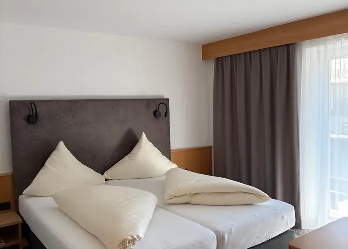 Garni Ehrenreich Bed & Breakfast 3*